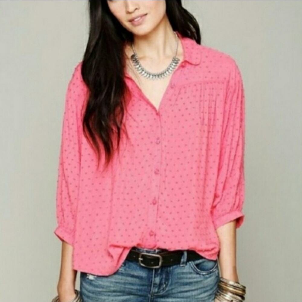 XS Free People swiss dot coral/salmon button collared mid sleeve blouse EUC